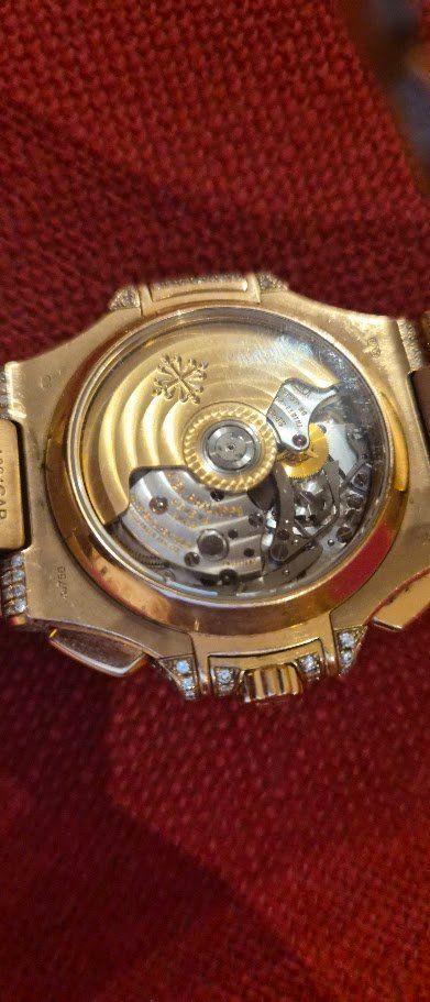 Patek Philippe Orologi: Patek Philippe Nautilus – Usato da Luzern venduto da Womeninred 3
