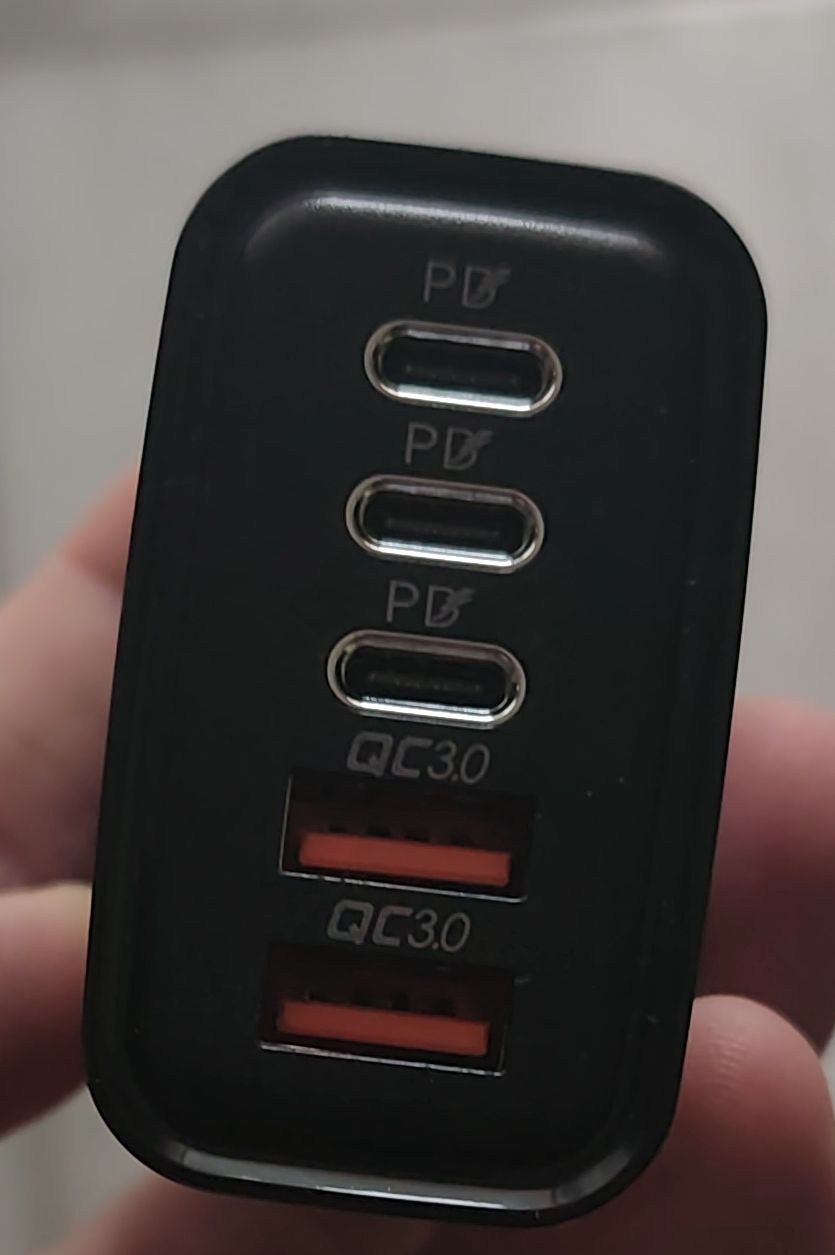 Caricabatterie: Chargeur USB Multiple - Rapide et Efficace - État Neuf – Nuovo e nell'imballaggio originale da Begnins venduto da Bazar_Digital