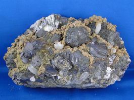 Semseyit auf Galena mit Quartz