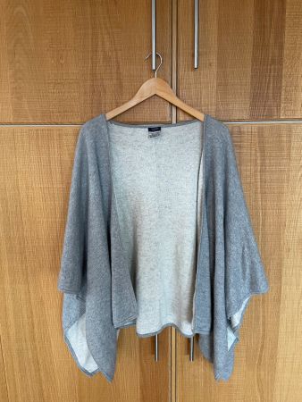 Merino- / Kaschmir-Poncho, praktisch ungetragen