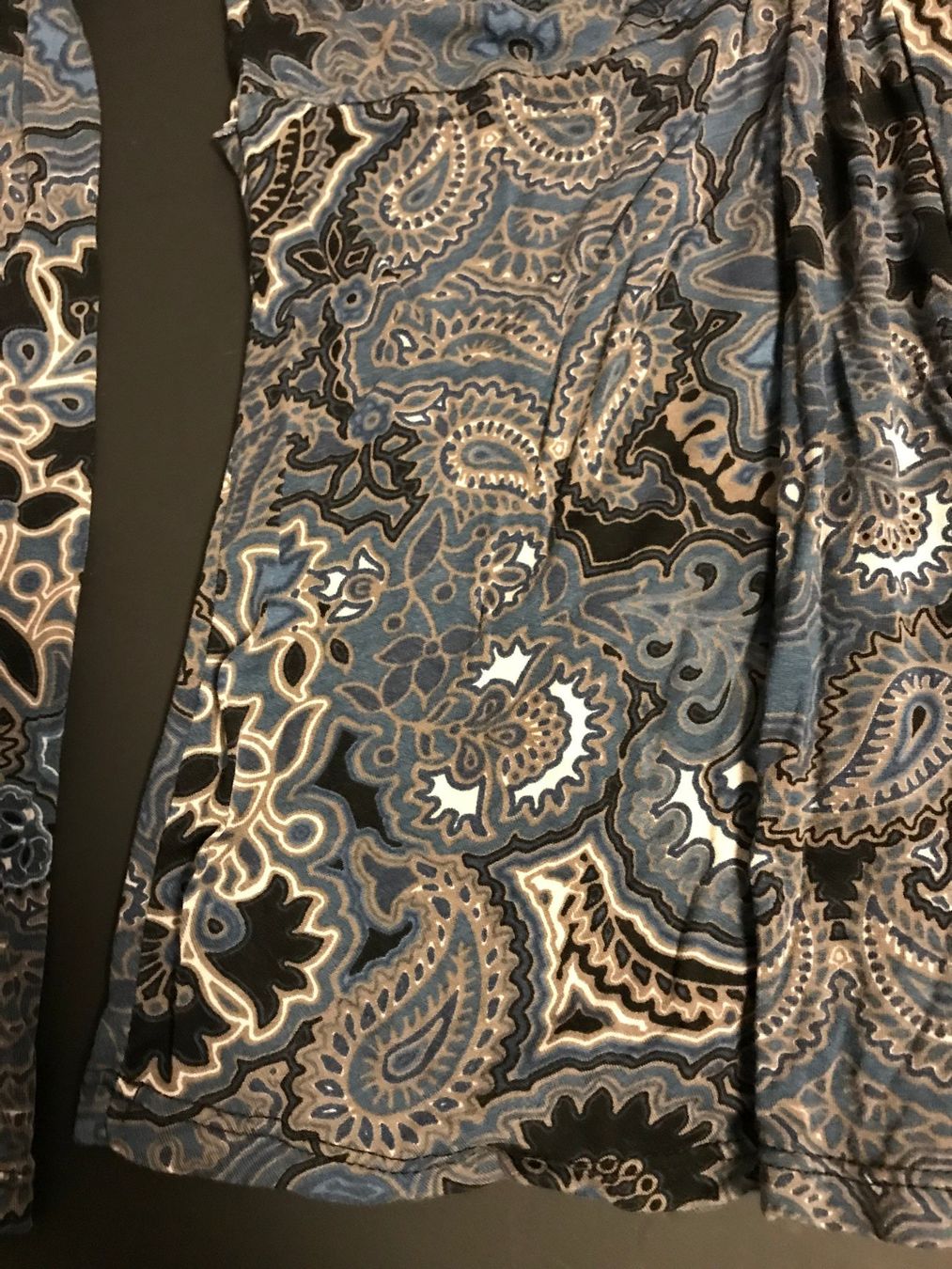 Maglioni & Felpe: blauer, leichter Pullover mit orientalischem Muster – Usato da Freudwil venduto da Feenland2010 2