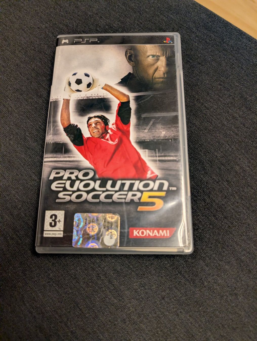 Jeux: Pro evolution soccer 5 Sony psp – D'occasion à Giubiasco par Tici__nerd_Giubiasco