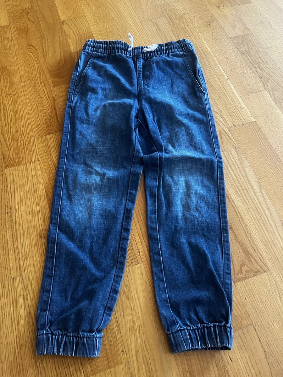 H&M Pantalons: Jeans / Joggers Gr. 122 – D'occasion à Chur par cardem86
