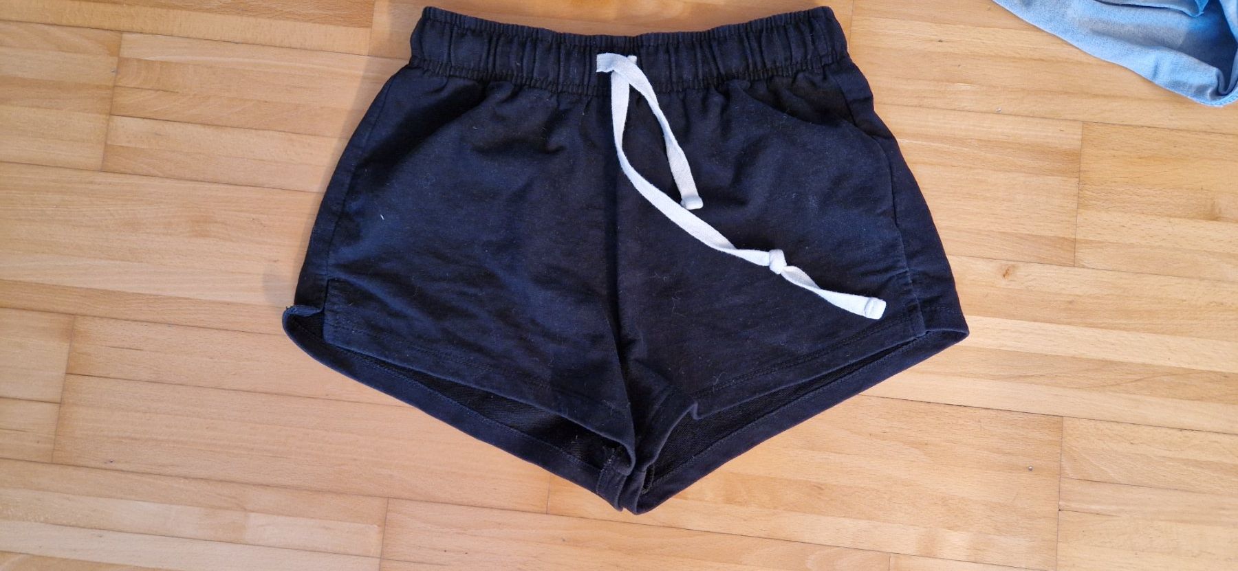 Lotti di vestiti: 5er Set Shorts - Gr. XS/S – Usato da Kollbrunn venduto da Bobibau 3