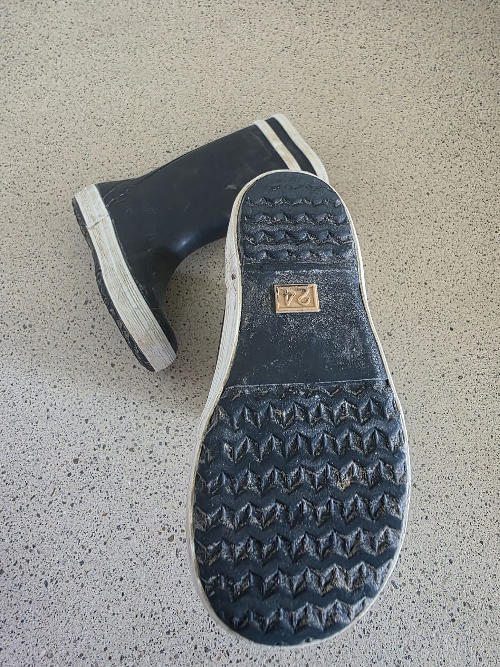 Scarpe per ragazzi: Regenstiefel Aigle Gr 24 – Usato da Zürich venduto da Allek 2