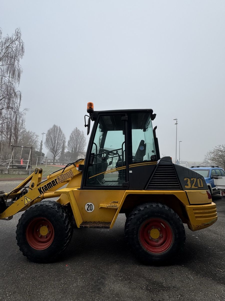 Kramer Allrad 320 mit Allradlenkung zu verkaufen (Gebraucht) in ...