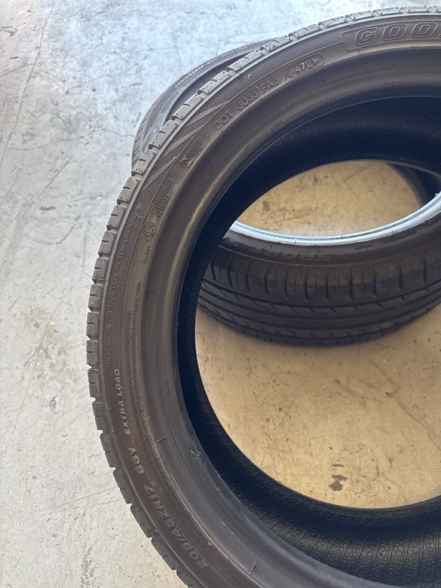 Uniroyal Pneus & Kompletträder: 4x Sommerreifen (2x Goodride, 2x Uniroyal) 205/45 R17 88V/Y – Gebraucht aus Schenkon von Samu.R20 4