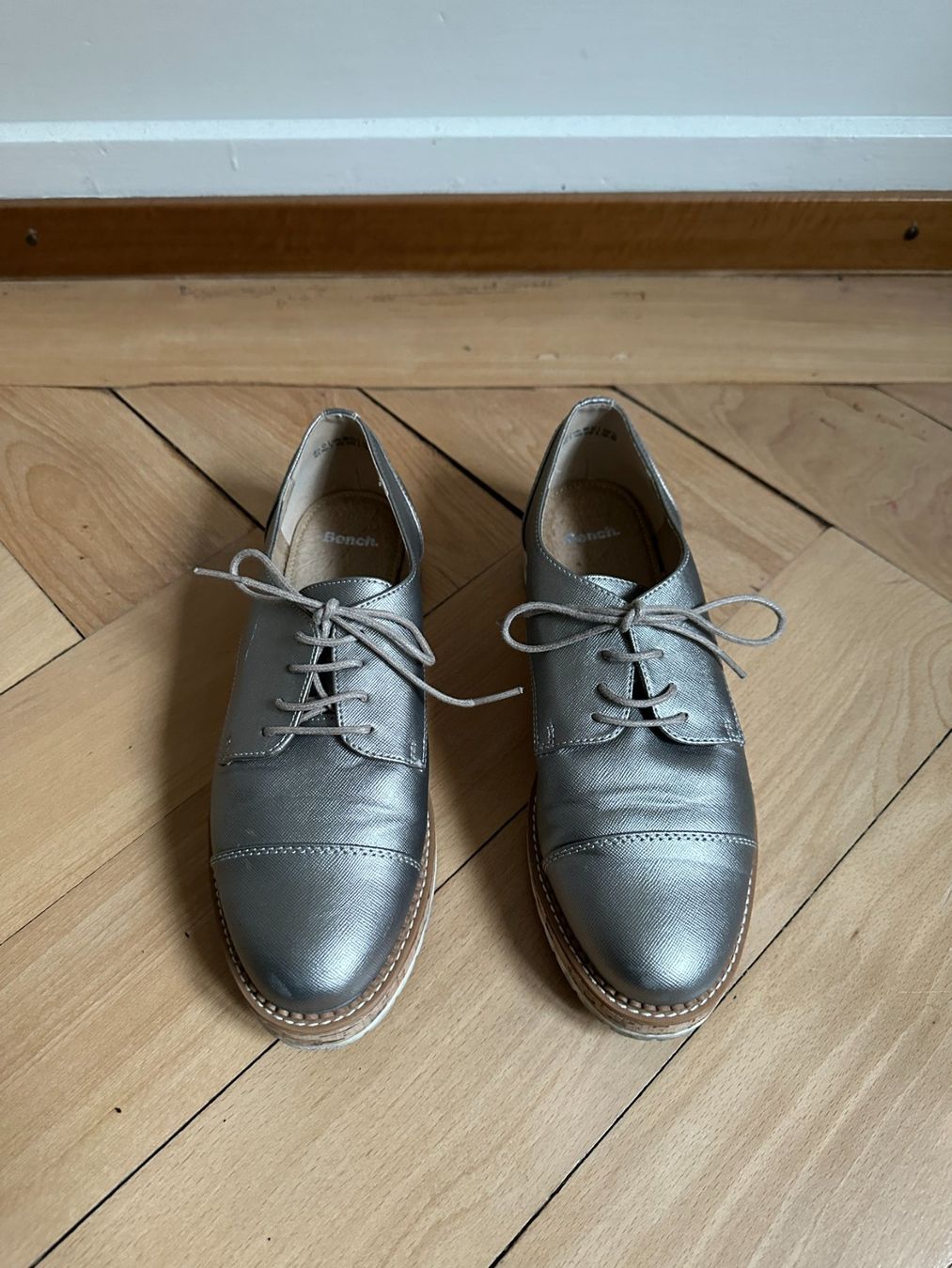 Bench Damenschuhe: BENCH - Halbschuhe silbern 39 – Gebraucht aus Zürich von Diazaio 1