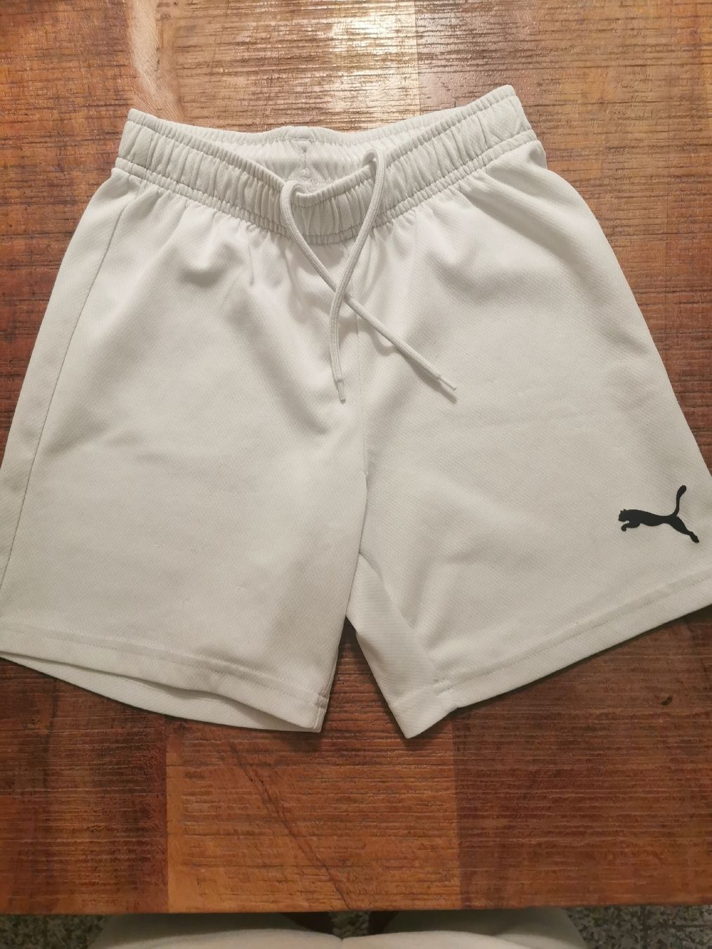 Puma Pantaloni: Puma shorts 140 – Usato da Sempach venduto da .1SecondBrands.