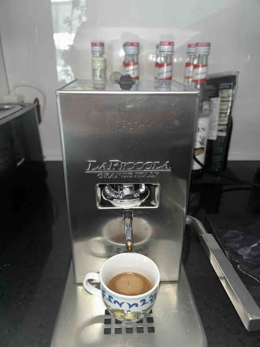 La Piccola Kaffeemaschinen & Espressomaschinen: Kaffeemaschine La Piccola Espressomaschine Silber – Gebraucht aus Oftringen von sam_tn7b