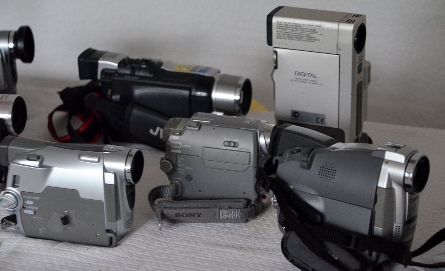 Videocamere: 8 x Camcorder MiniDv caméscope – Difettoso da Collonges venduto da arashee 5