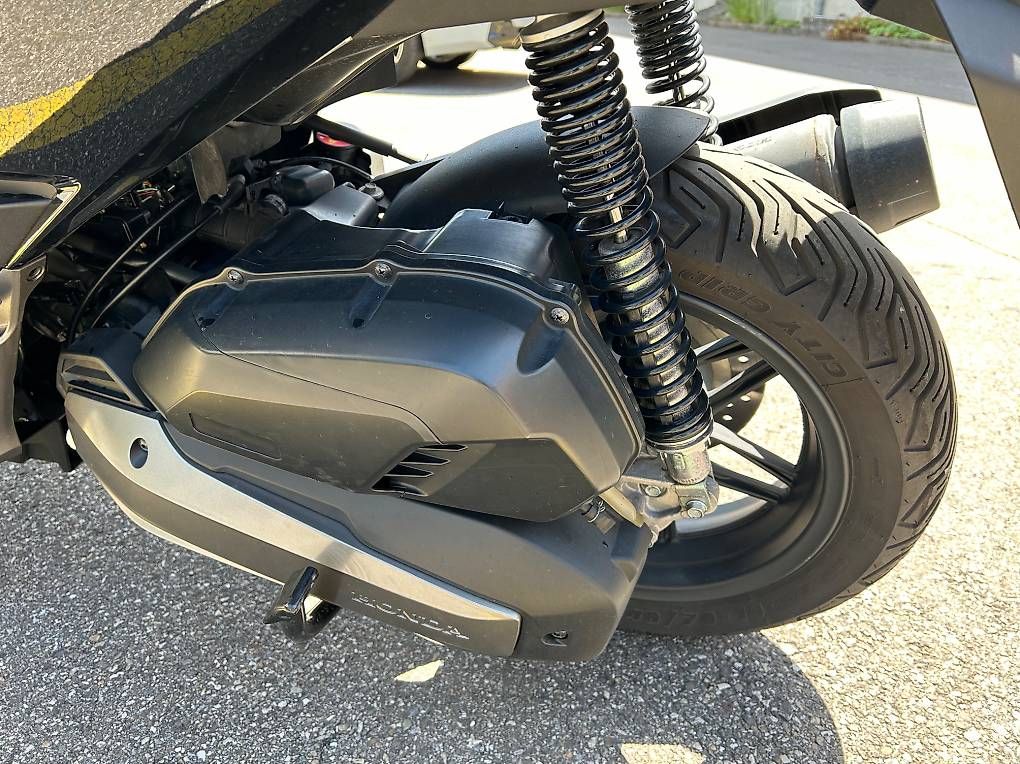 Scooter: Honda Forza 125 ab MFK – Usato da Bottmingen venduto da pio_wf7v 1