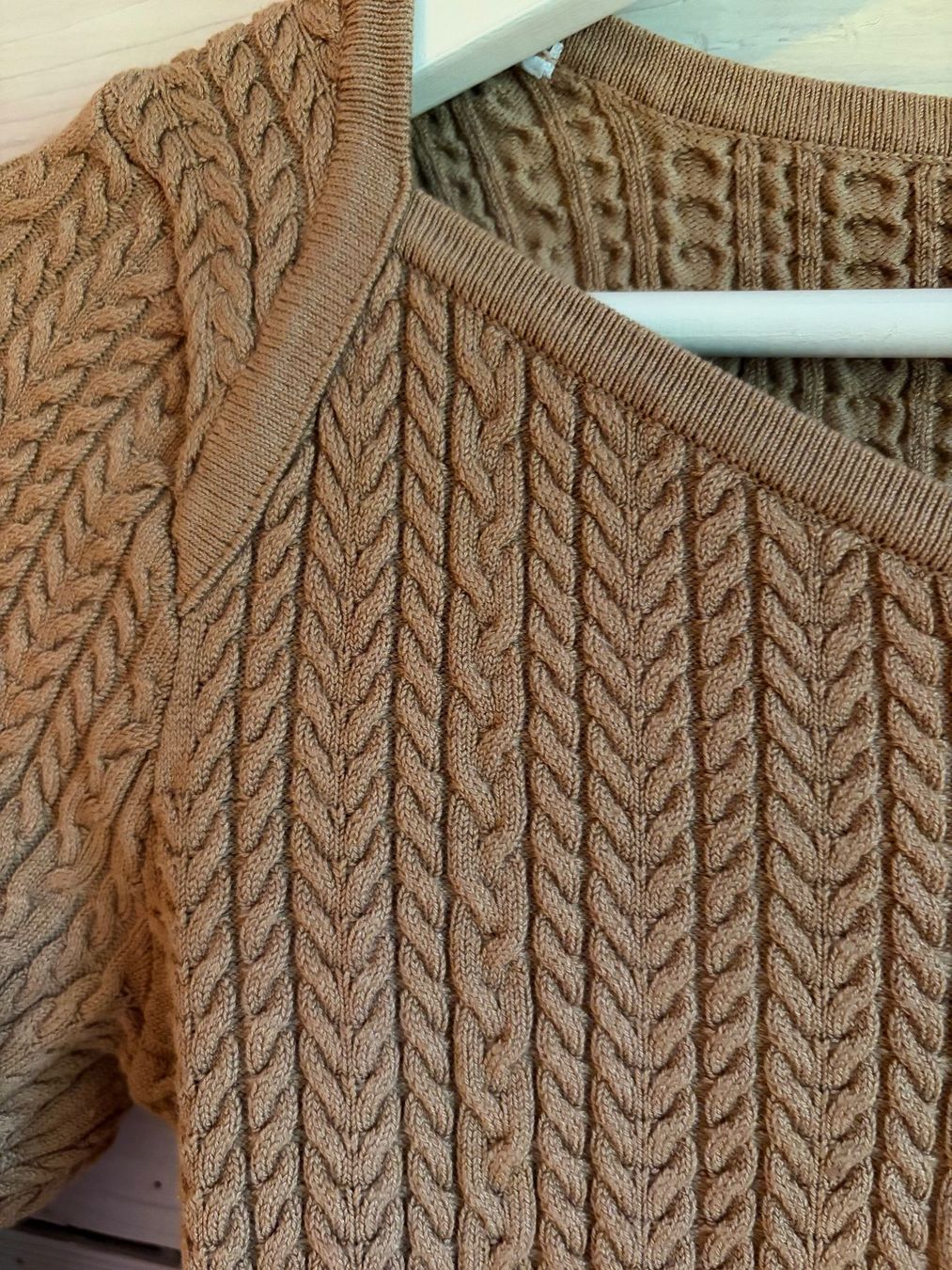 Guess Pullover & Sweatshirts: Beiger Zopfstrickpullover von Guess in Gr. S – Gebraucht aus Flumserberg Saxli von anrosicarpediem 2