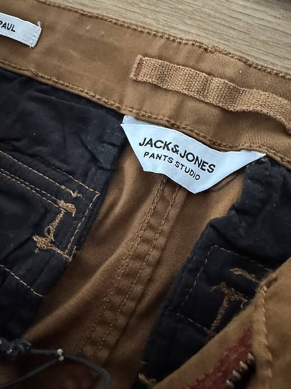 Pantaloni: Hosen von Jack&Jones (Mann) – Usato da Rudolfstetten venduto da krach 1
