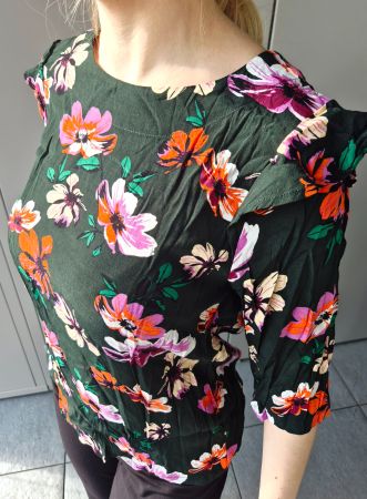 MODSTRÖM XS BLUSE TUNIKA GRÜN FLORALES DESIGN VOLANTS SÜSS