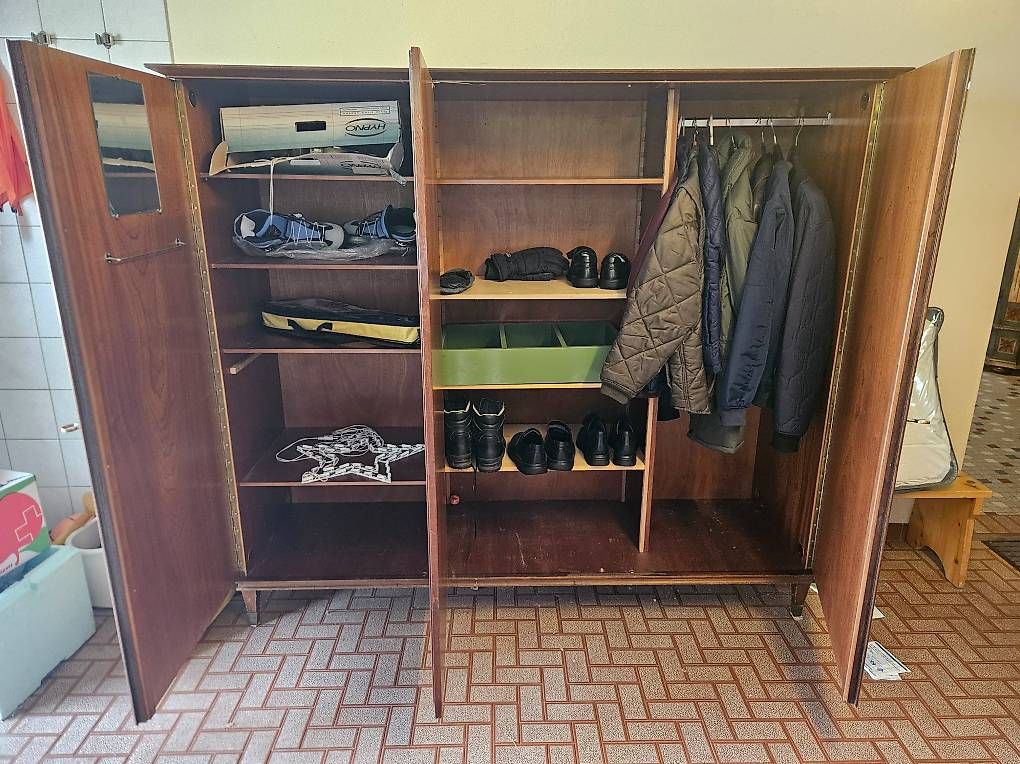 Armadi: Armoire en bois massif – Usato da Echarlens venduto da biker333 1
