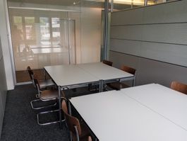 8x USM Haller 150x75 + 16x Thonet S43 Designermöbel