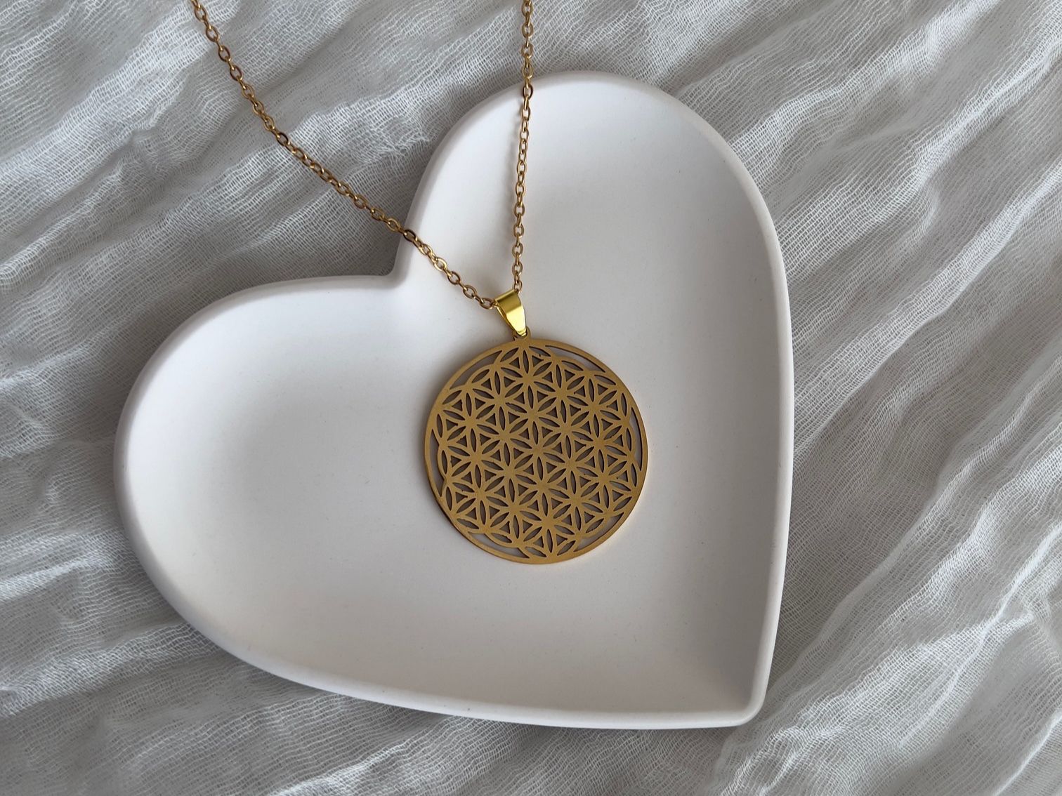 Ciondoli: Pendentif fleur de vie sur long collier – Nuovo e nell'imballaggio originale da Pully venduto da sunaddict 1