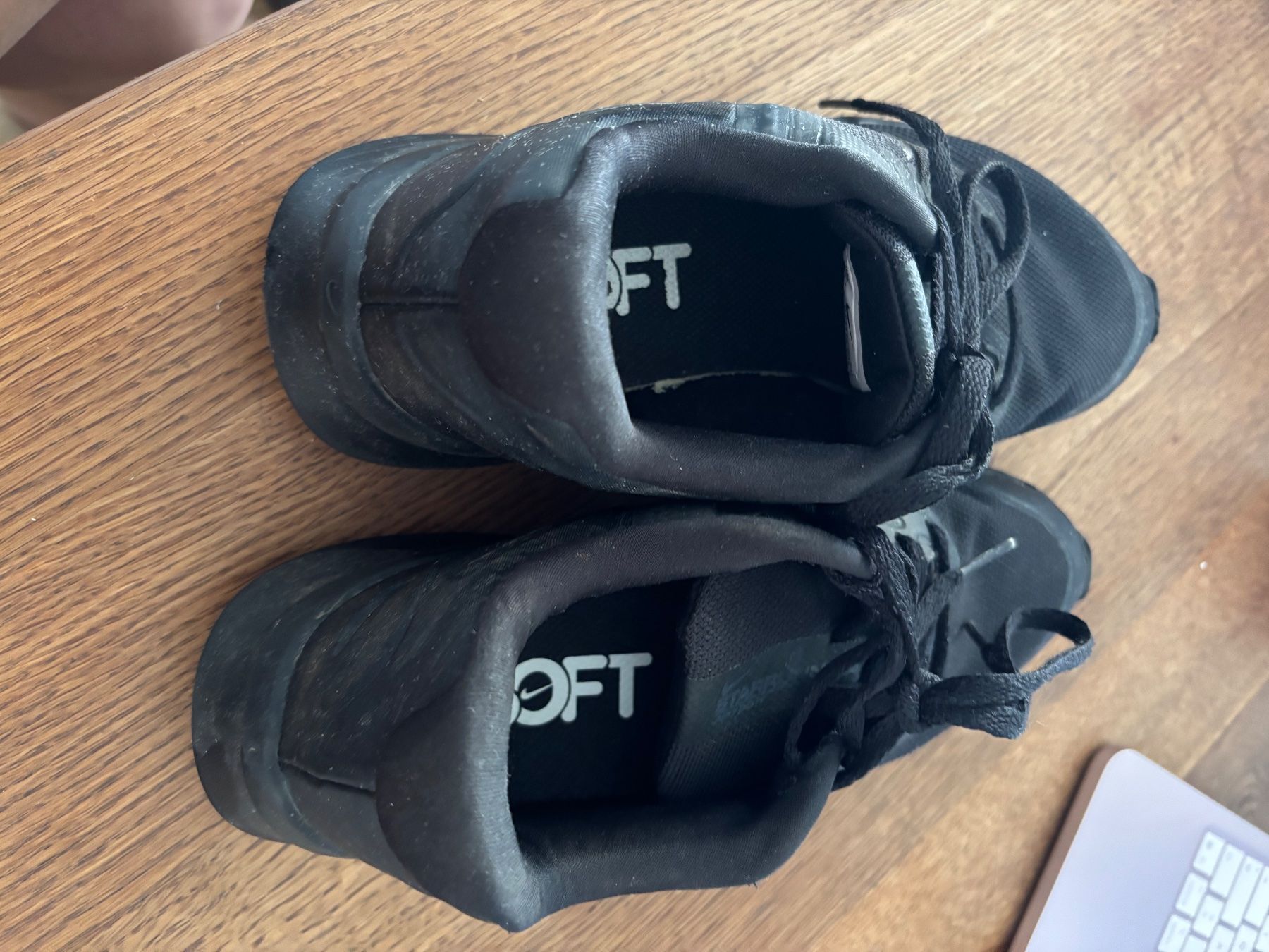 Nike Chaussures garçon: Nike Schuhe – D'occasion à Schänis par Di.Va 1