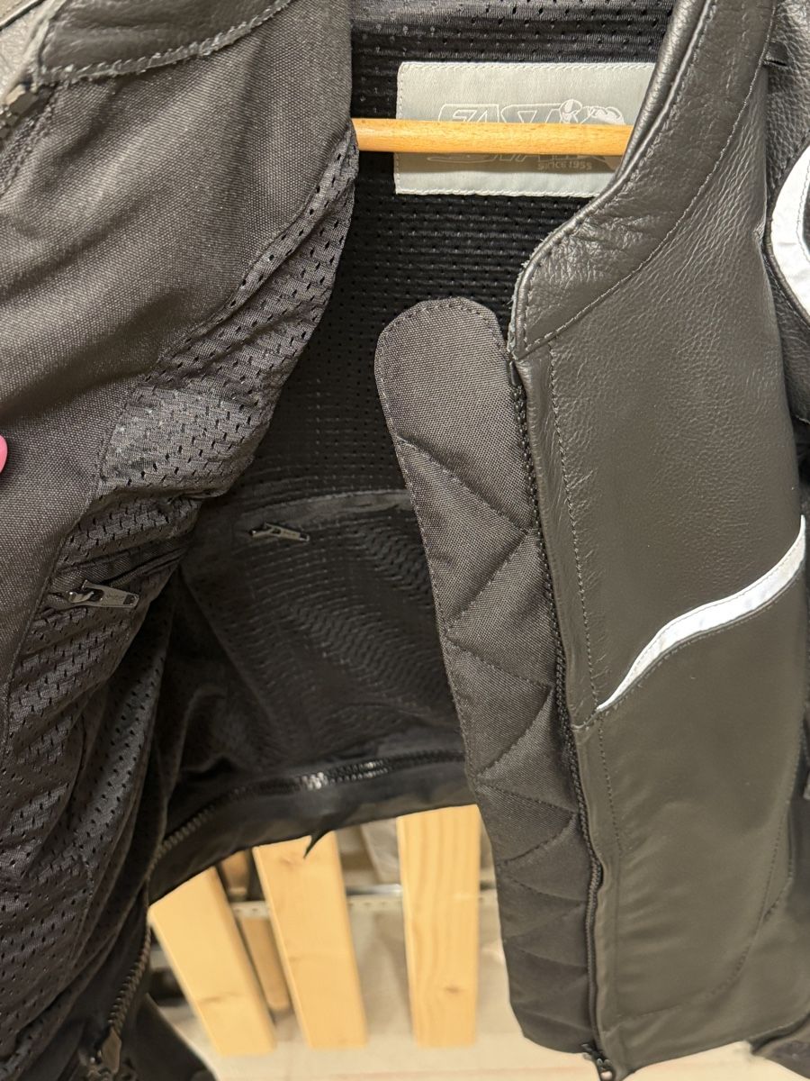 Giacche: Motorradjacke Damen leder schwarz – Nuovo (secondo la descrizione) da Laufen venduto da mar_flh8 2