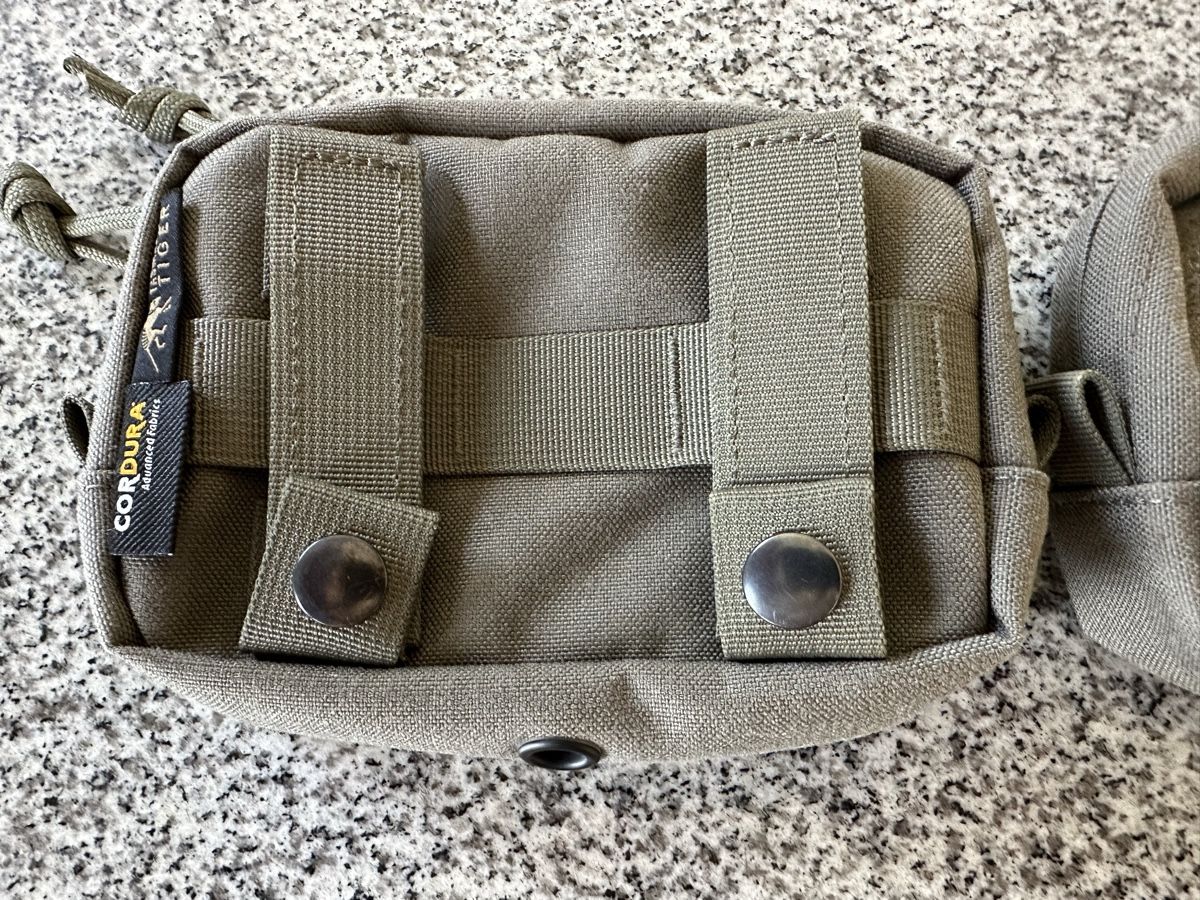 Sacs: 2x TT horizontal pouch in IRR Steingrau Olive – D'occasion à Steinhausen par casaplia 2