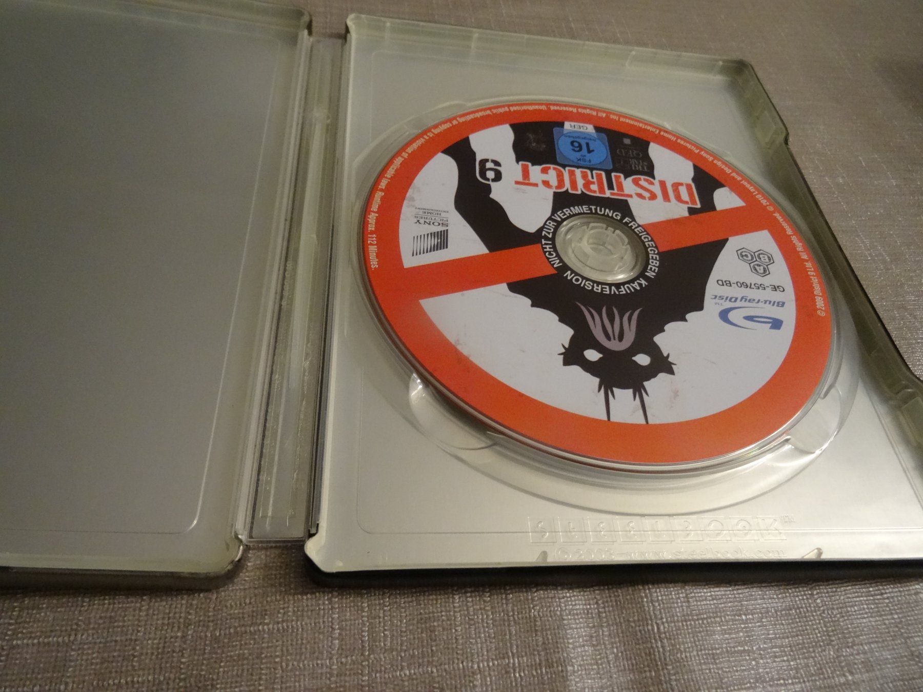 Tutti i DVDs: District 9 STEELBOOK BLU-RAY – Usato da Olten venduto da Disc-Verkauf 1