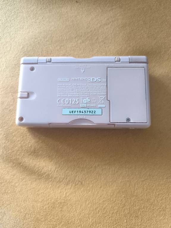 Nintendo Console: Nintendo DS Lite rose – Usato da Ecublens VD venduto da mor_lqc5 3