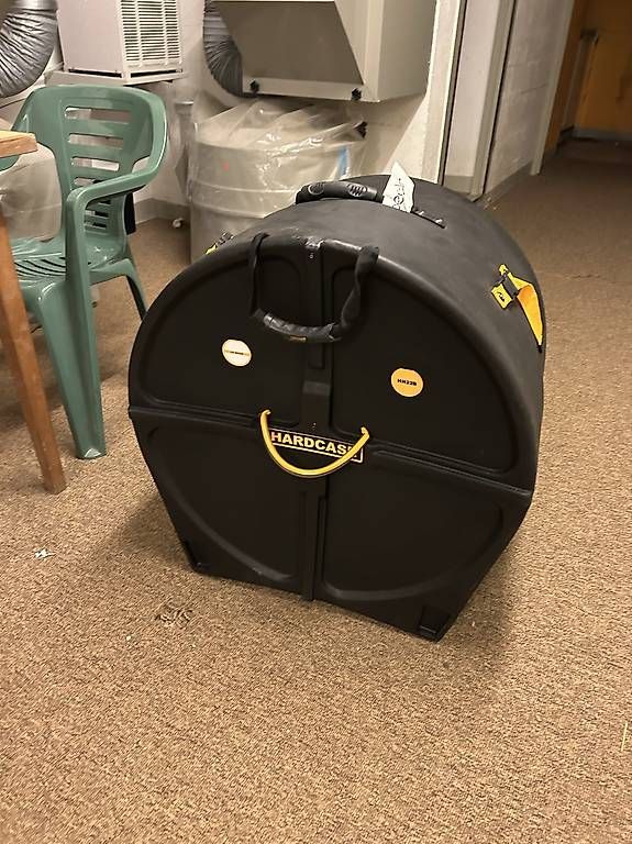 Instruments de musique: Bass Drum Hardcase 22  gebraucht – D'occasion à Erlenbach par pspecki