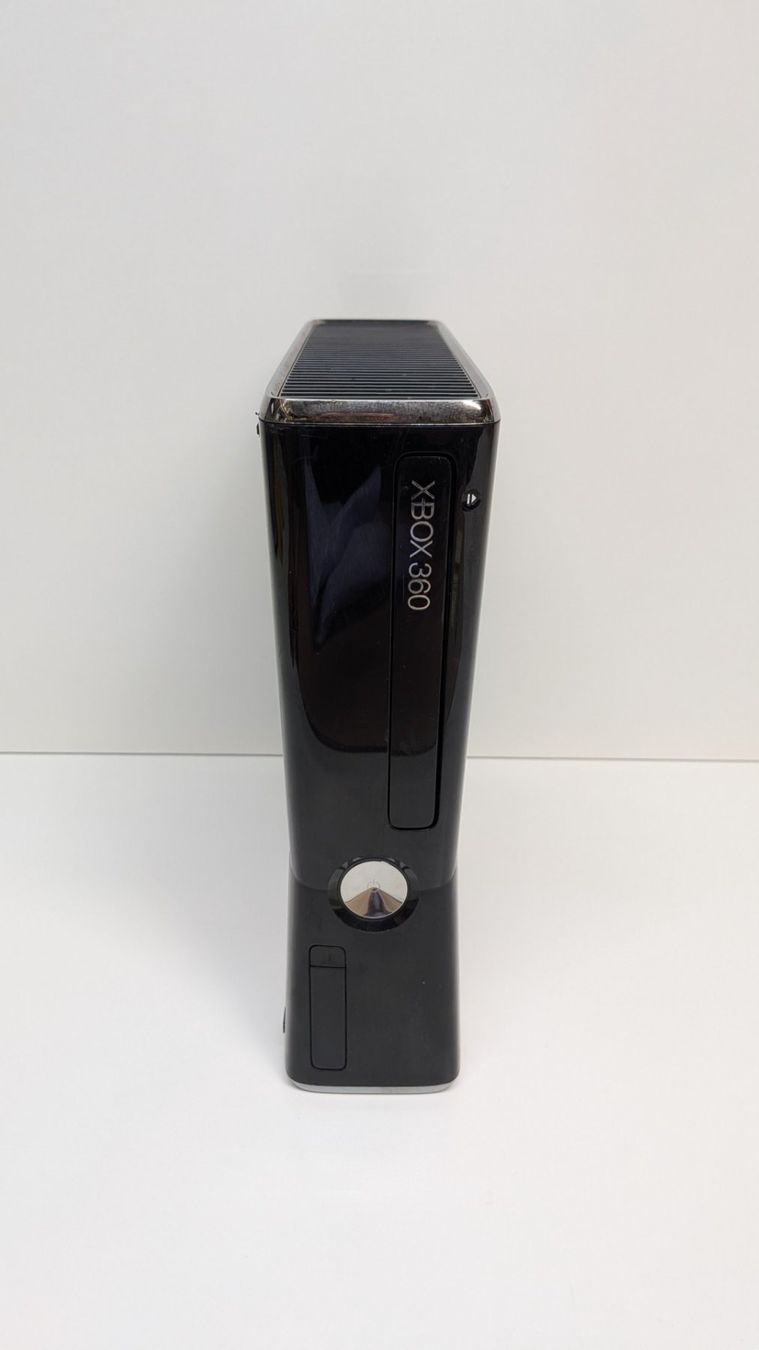 Microsoft Console: Microsoft Xbox 360 S Konsole DEFEKT – Difettoso da Menziken venduto da mame18 1