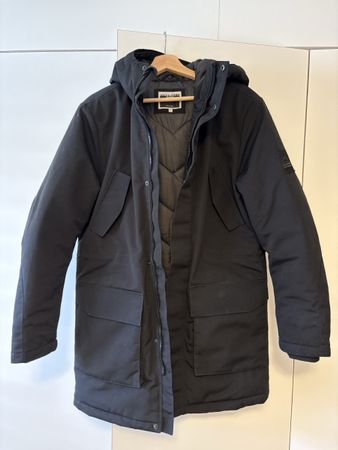Jack & Jones Winter Parka - Perfect for Cold Days!