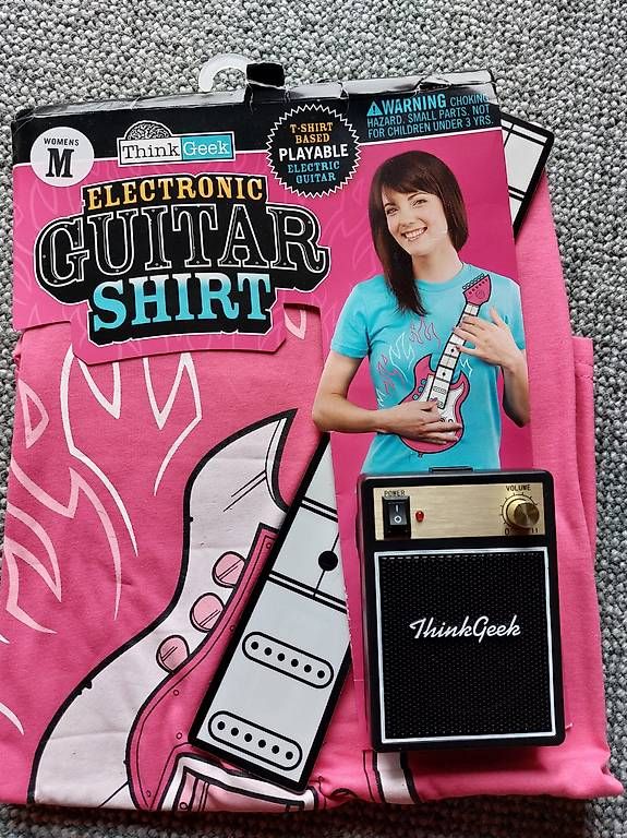 T-shirt: Gitarren Tshirt Grösse M – Nuovo e nell'imballaggio originale da Flaach venduto da nad_xpb7