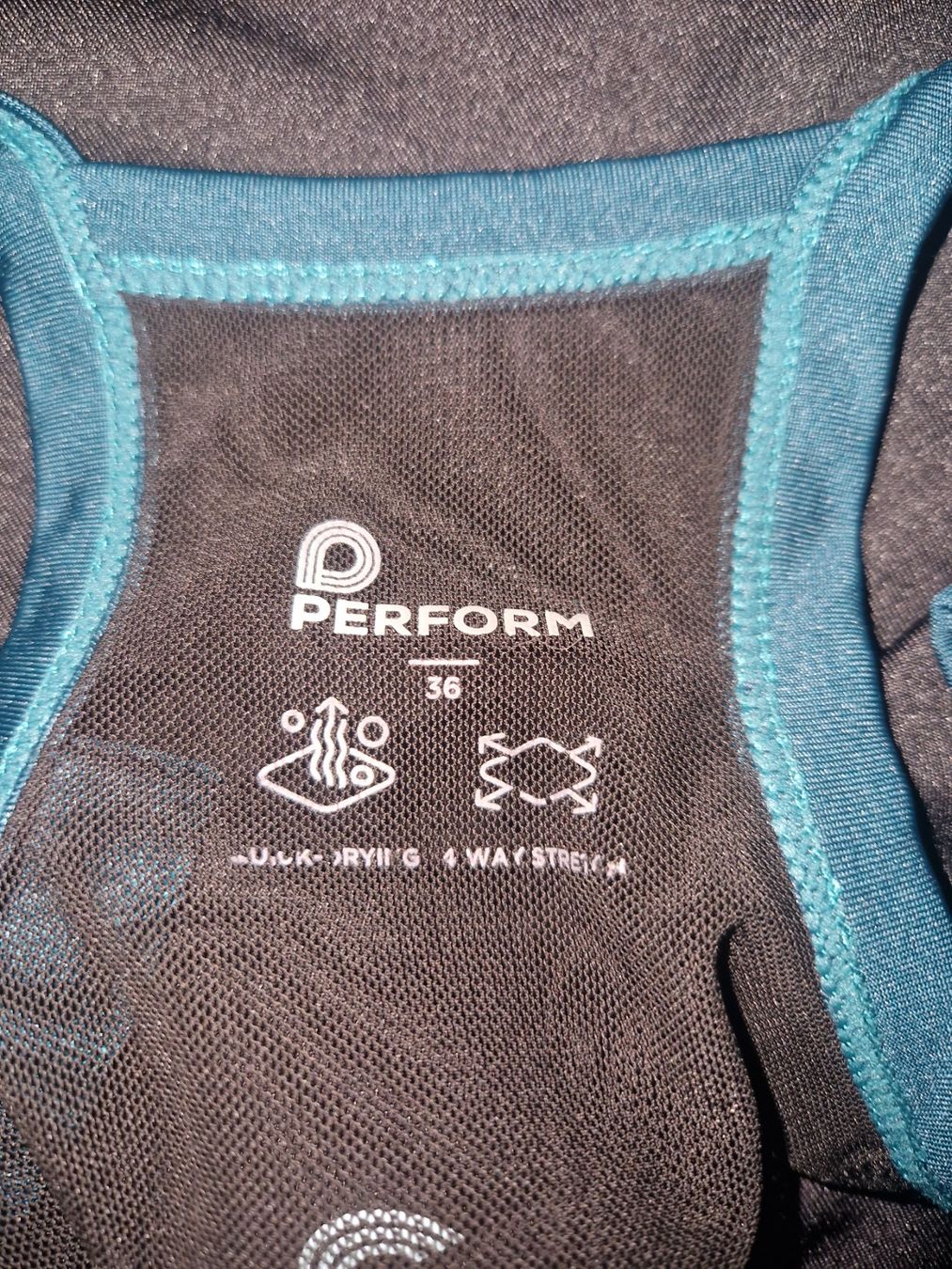 Top: Sporttop Perform Grösse 36 Damen schwarz – Usato da Lungern venduto da jcj007 2
