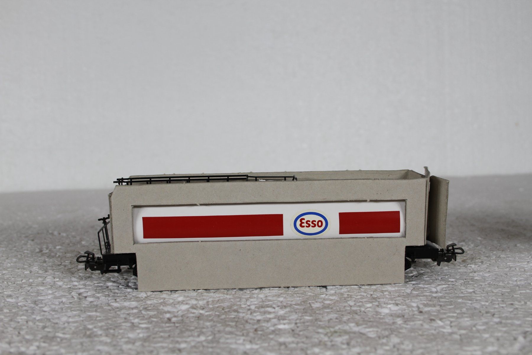Märklin Modellini di ferrovie: Märklin 4650  DB Esso Kesselwagen – Usato da Triesen venduto da gleis8 5