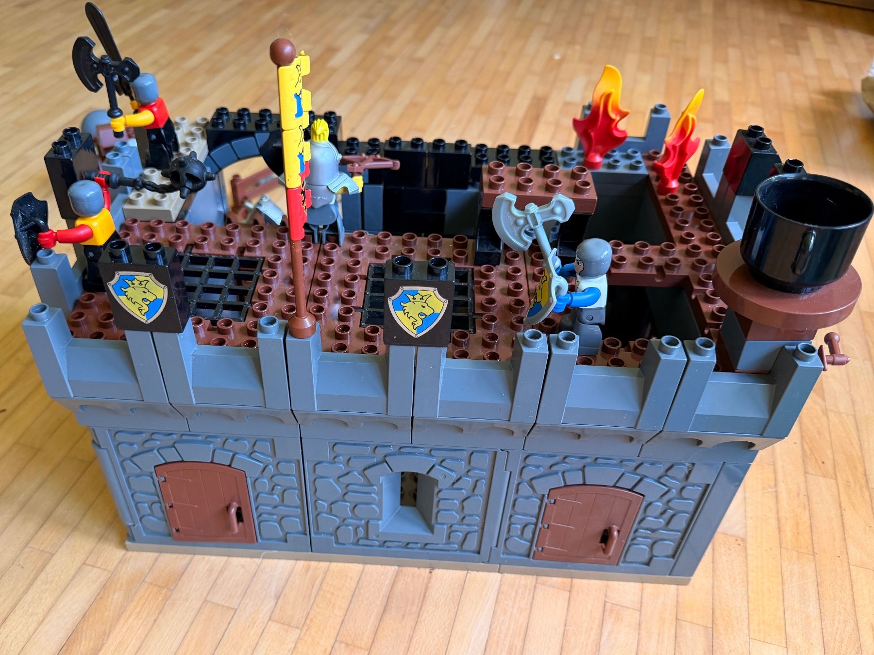 Lego Spielzeuge: Duplo Ritterburg – Gebraucht aus Rümlang von Stekamo