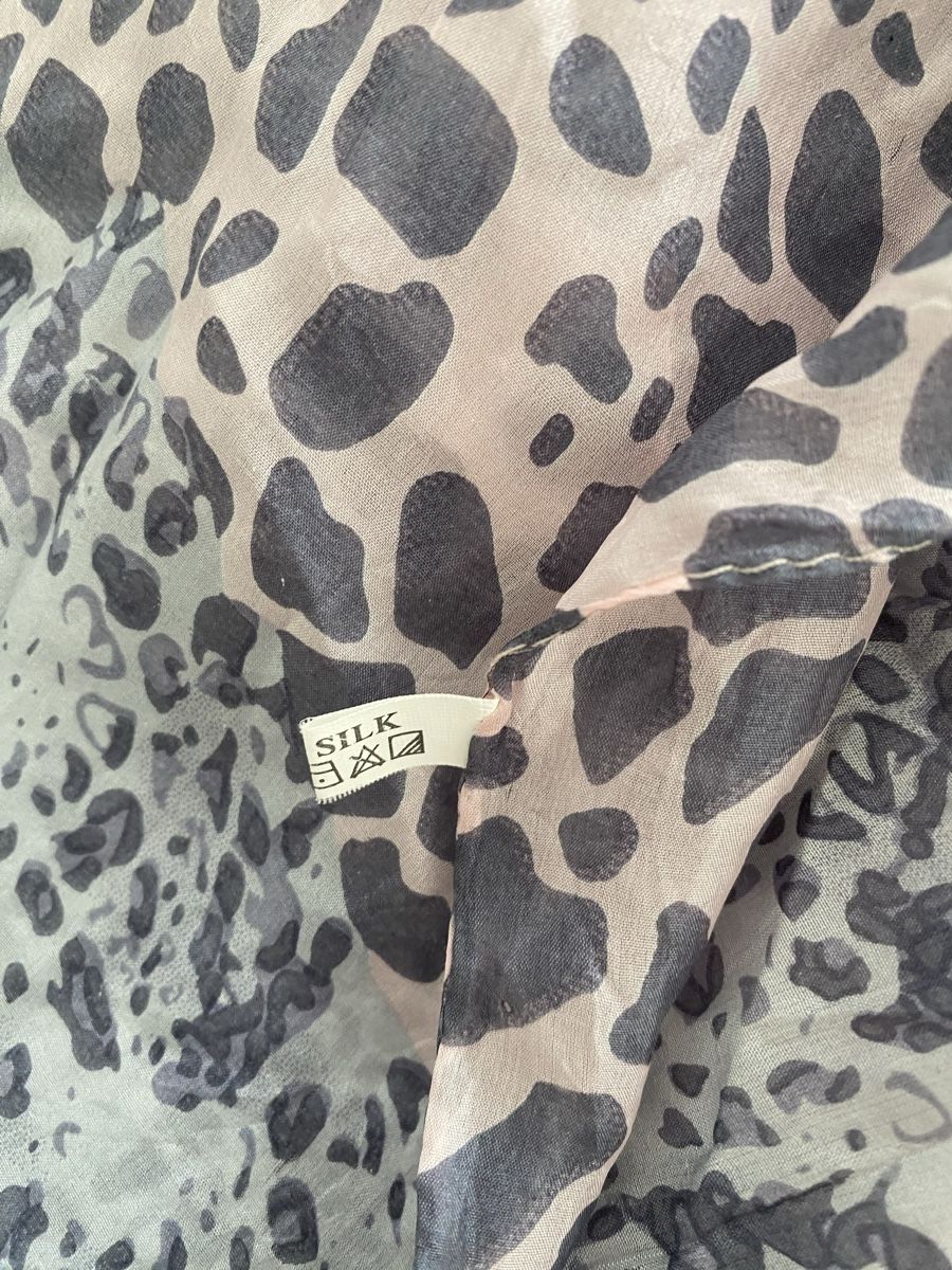 Foulard & Sciarpe: Grosse Seiden Schal 🌸 – Usato da Opfikon venduto da Luis144 3