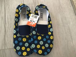 Neue Kinder Finken Hausschuhe Gr. 31 mit Smiley Muster