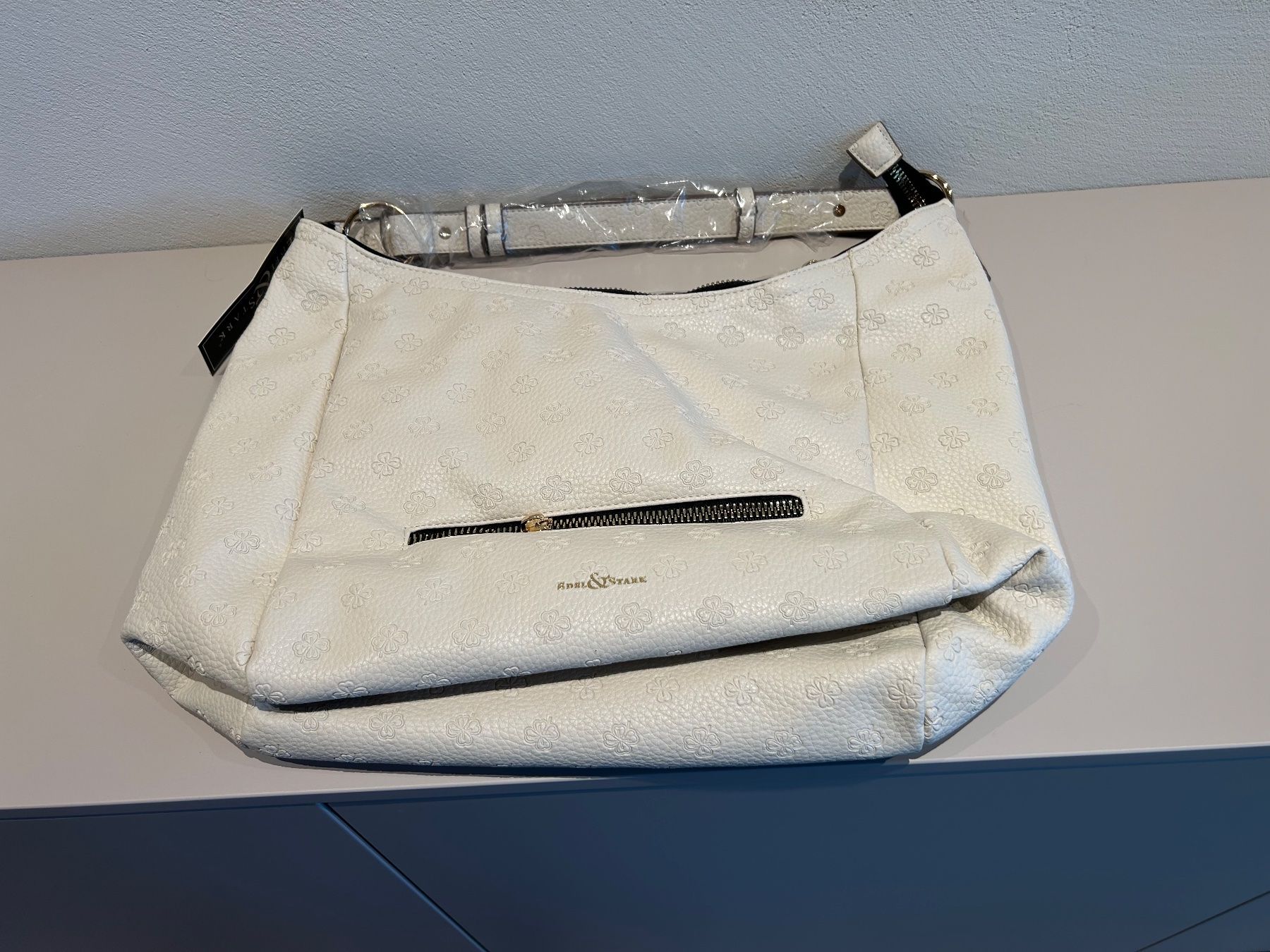 Sacs femmes: Handtasche neu 'Edel&Stark' – Neuf avec emballage d'origine à Bottenwil par Joker730