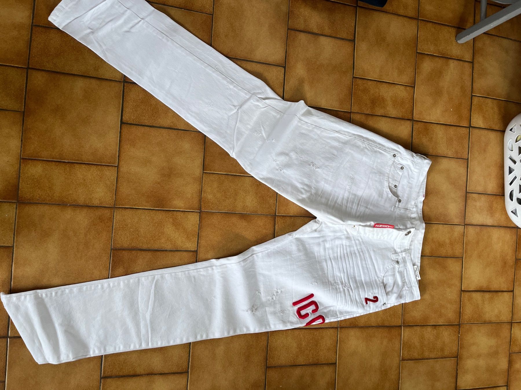 Pantalons: Pantalon blanc Icon Taille 36 pose 46cm doryan – D'occasion à Veyrier par kimedovapa