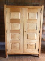 Kleiderschrank