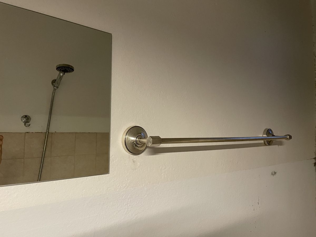 Supporti a parete: Duschtuch Halterung Badezimmer – Usato da Bern venduto da Corinn_na 3