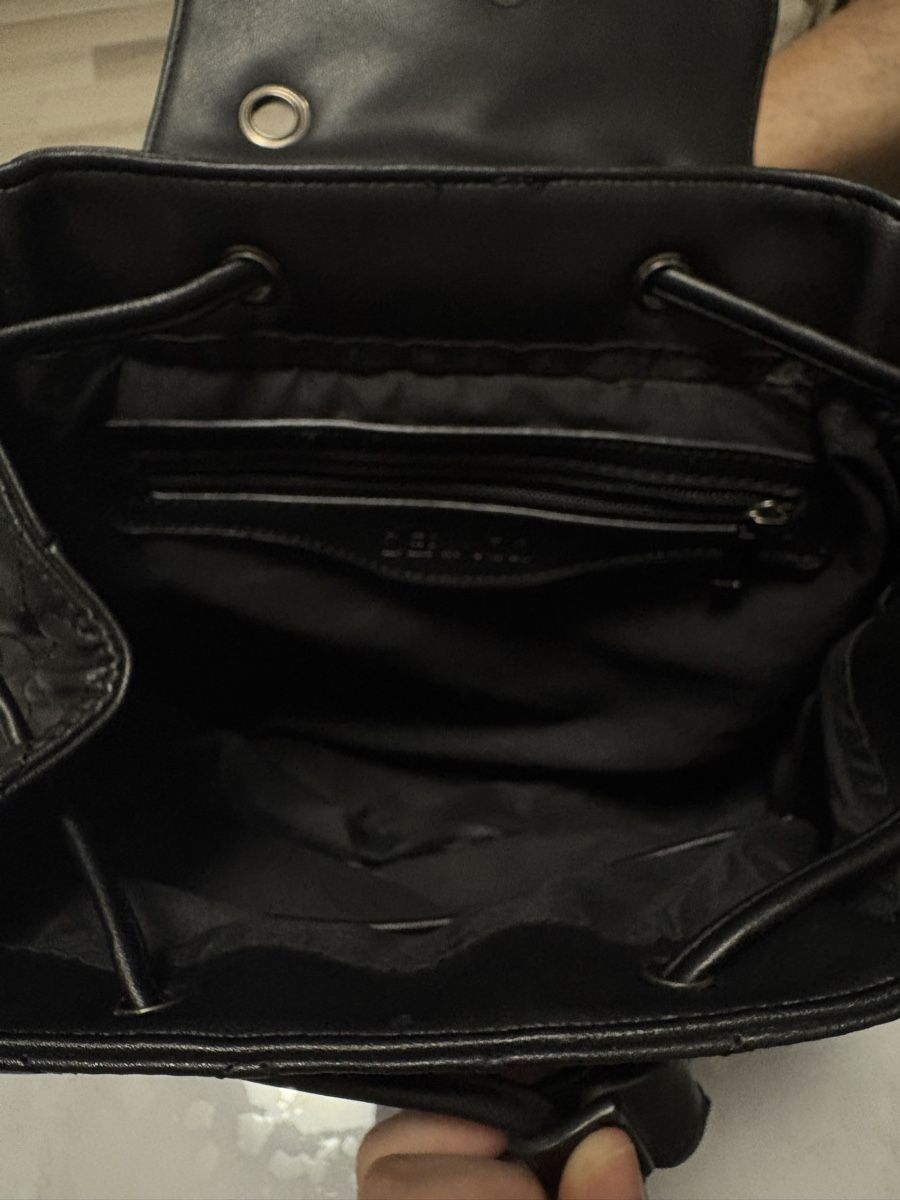 Zaini: Schwarzer Rucksack gesteppt guter Zustand – Usato da Goldach venduto da ale_d56d 2