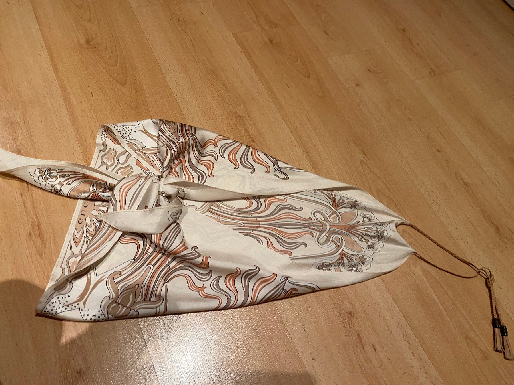 Gucci Top: Gucci Top – Usato da Vaduz venduto da RapunzelLissi 3