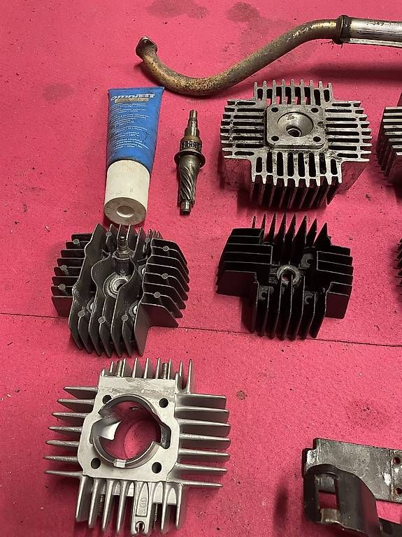 Tutti i ricambio per moto: Lot de pièces vélomoteur – Difettoso da Siviriez venduto da alaindumas 3