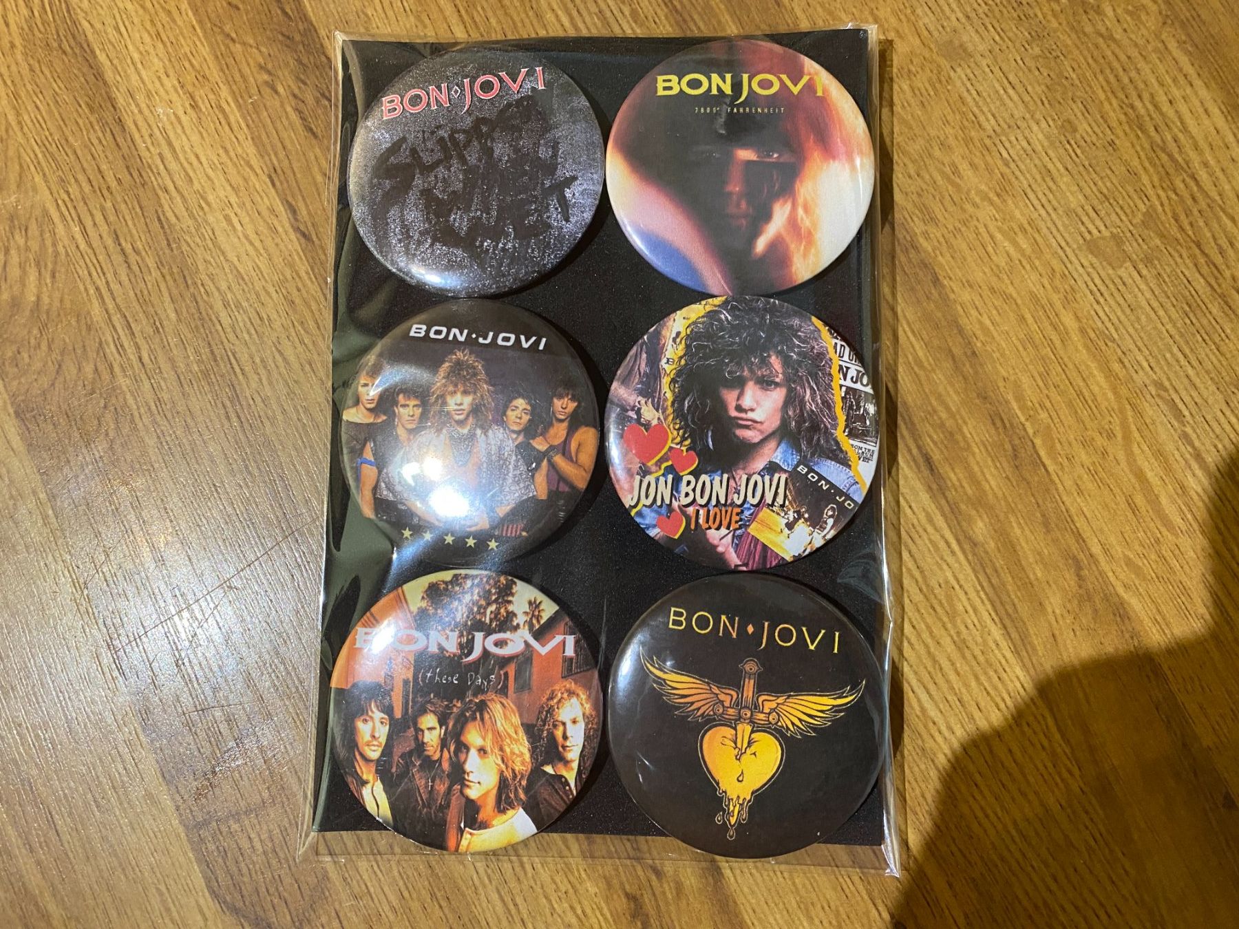 Placchette & Badge: Bon Jovi Magnete! – Nuovo e nell'imballaggio originale da Basel venduto da FatCatPacksTheRatt