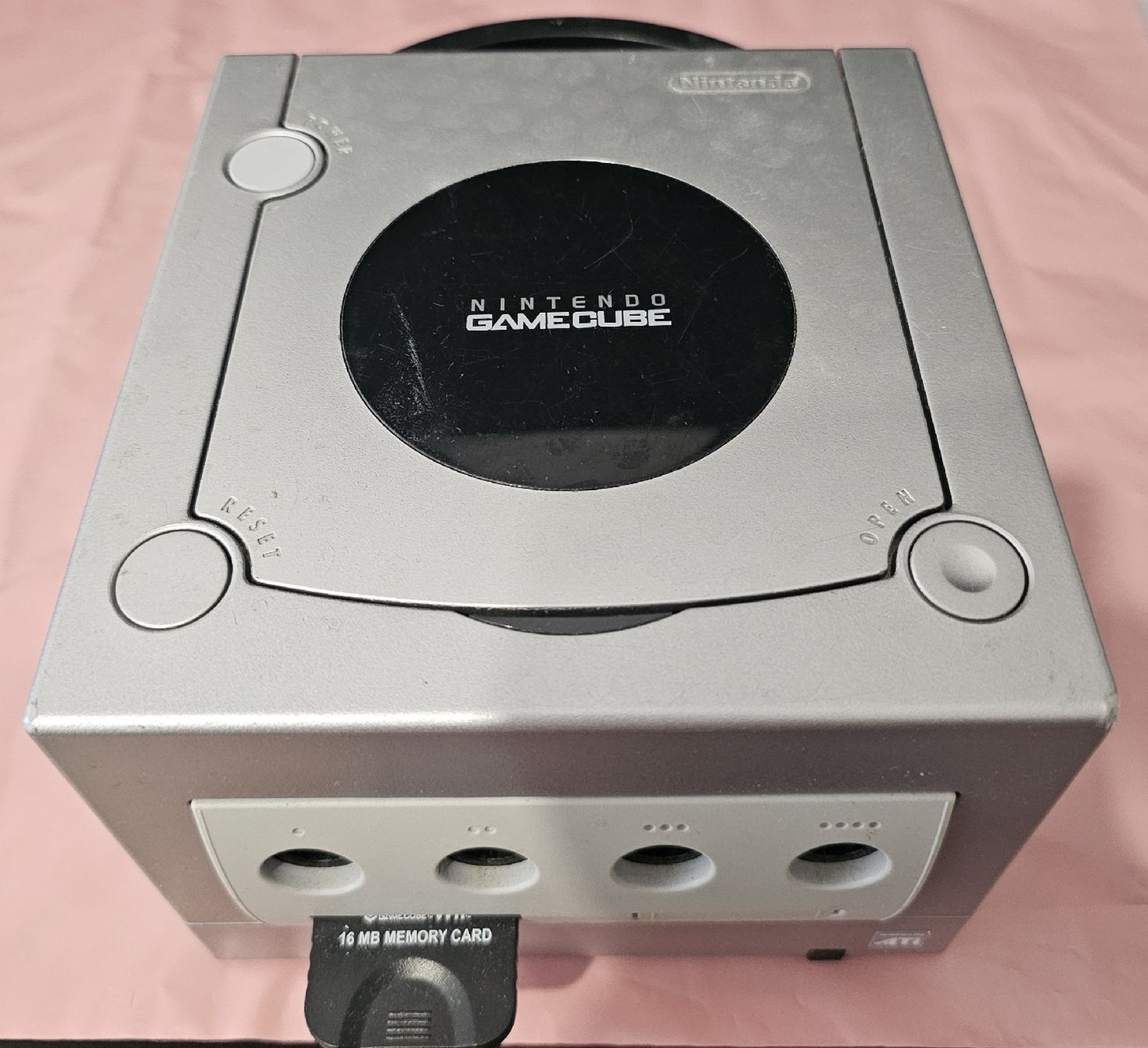 Nintendo Consoles: nintendo gamecube grise + soulcalibur 2manette + cables – D'occasion à Genève par FlamminGorilla