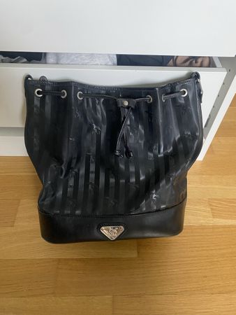Mollerus Umhängetasche aus Leder in Schwarz