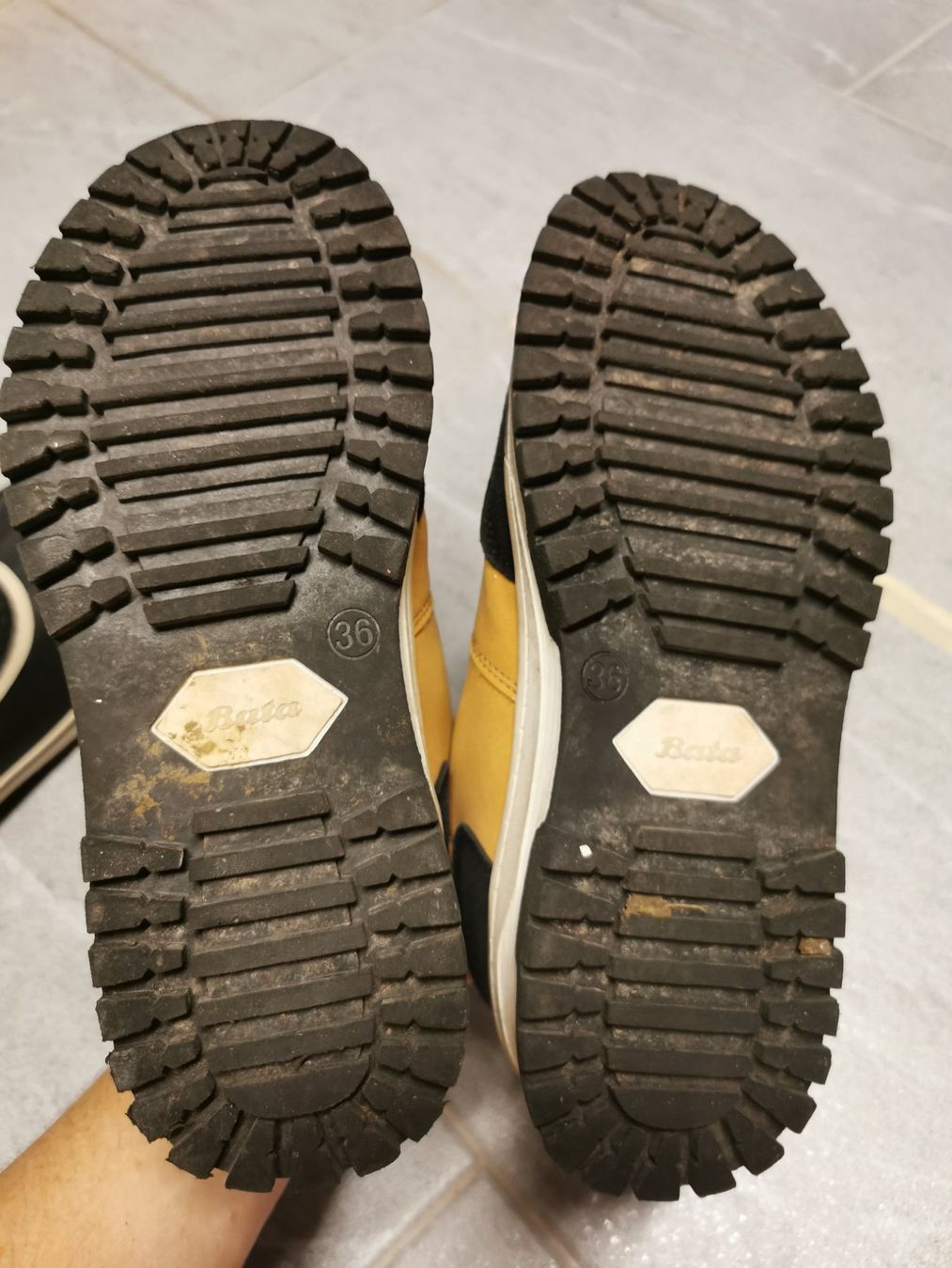Scarpe per ragazzi: Bata Frühlings-/Herbststiefel Gr. 36 – Usato da Konolfingen venduto da torina85 1
