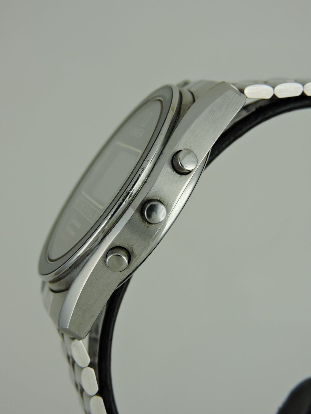 Omega Orologi: 1977 Omega Speedmaster Pro LCD Quartz - Ref. 186.0004 – Usato da Bern venduto da Vintage-Oyster 5