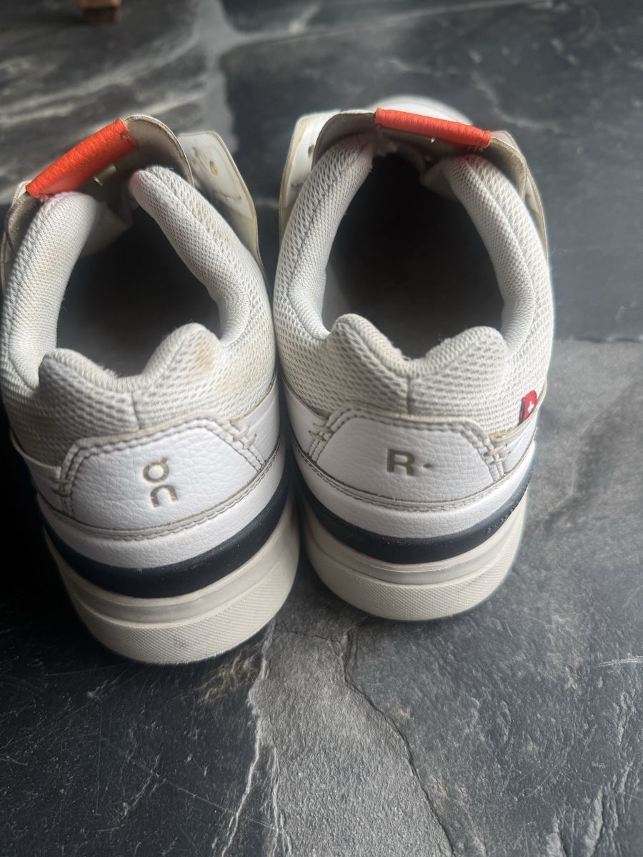 Scarpe da donna: On Roger sneaker/basket size 39 – Usato da Davos Dorf venduto da gin_8k9d 5