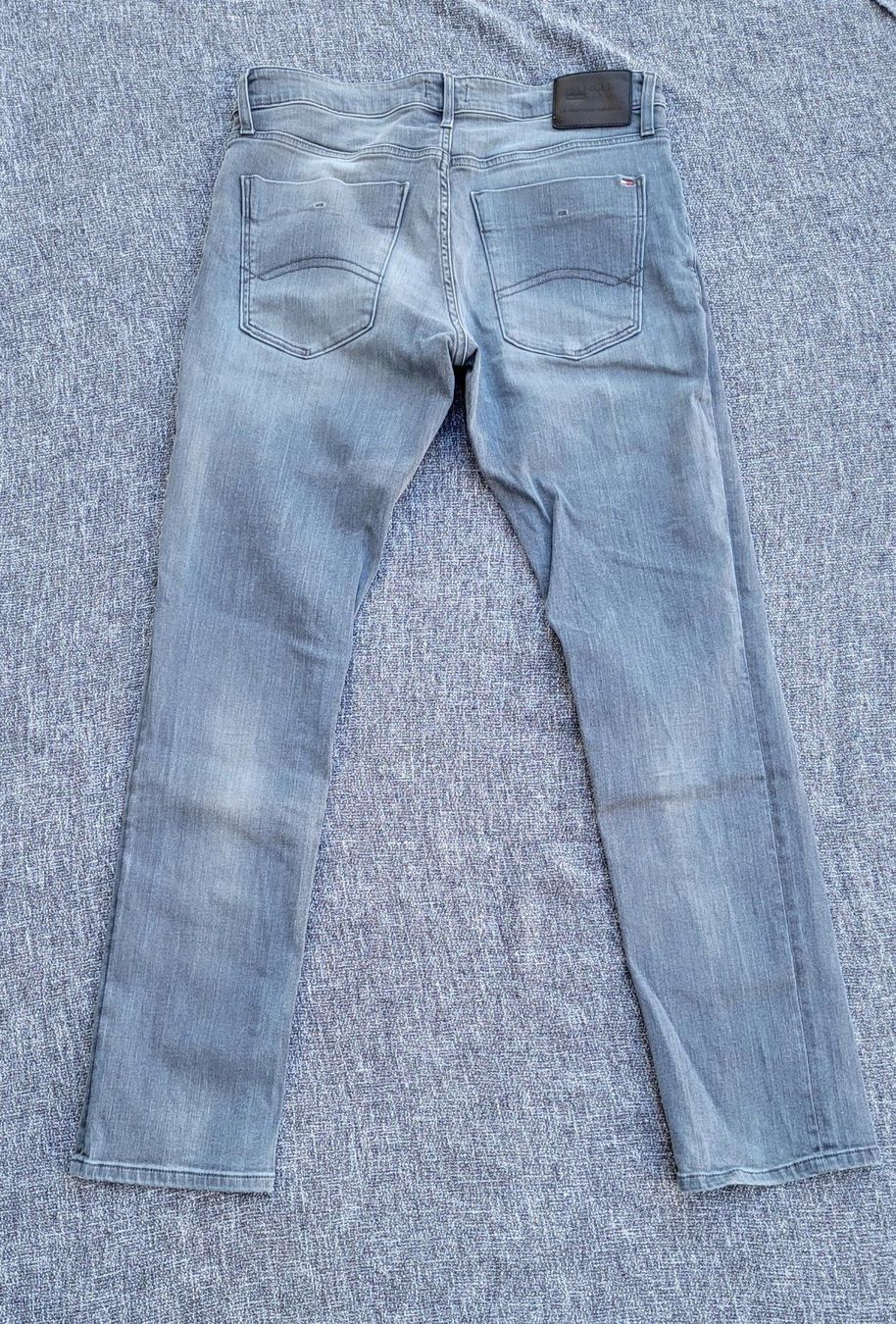 Tommy Hilfiger Kleiderpakete: Tommy Hilfiger Jeans + Jacke Gr. L Herr – Gebraucht aus Füllinsdorf von Sunnebliemli7 6